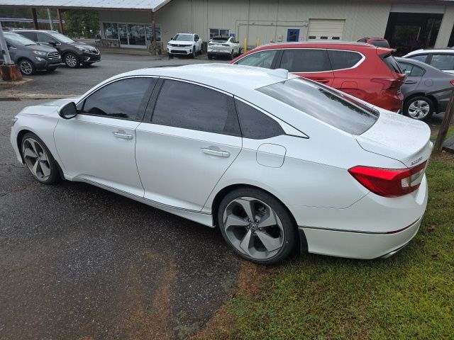2019 Honda Accord Touring 2.0T photo 4