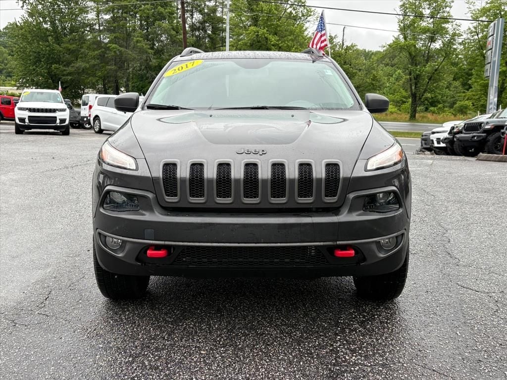 Used 2017 Jeep Cherokee Trailhawk with VIN 1C4PJMBSXHW614595 for sale in Brevard, NC