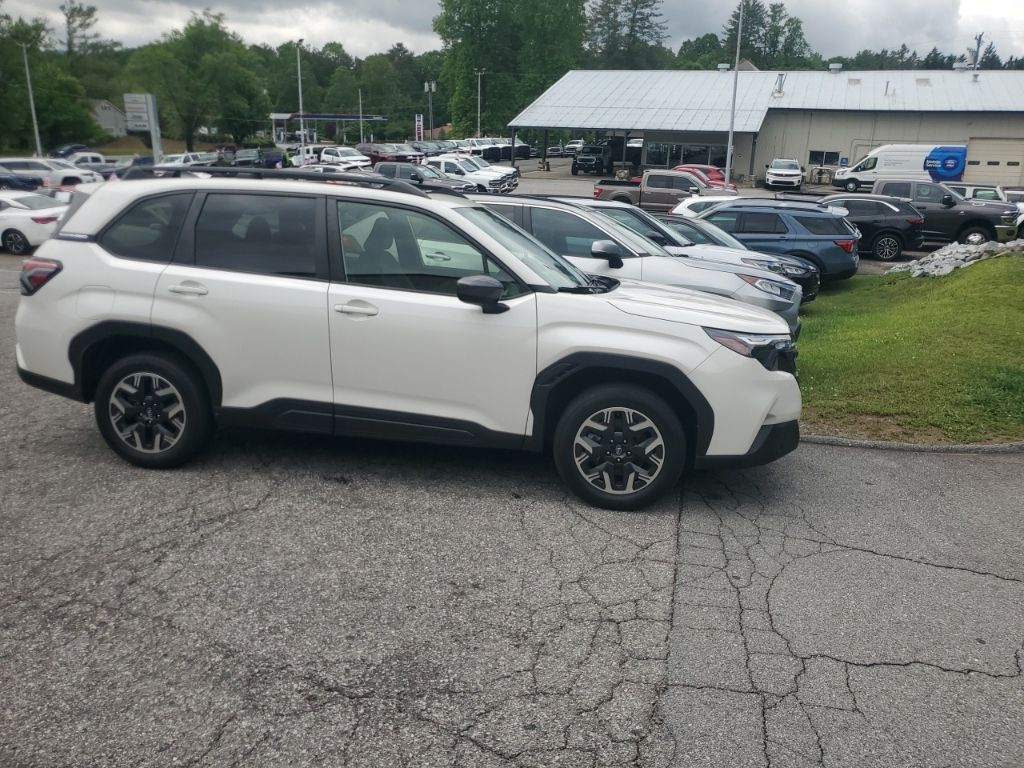 2025 Subaru Forester Premium's photo