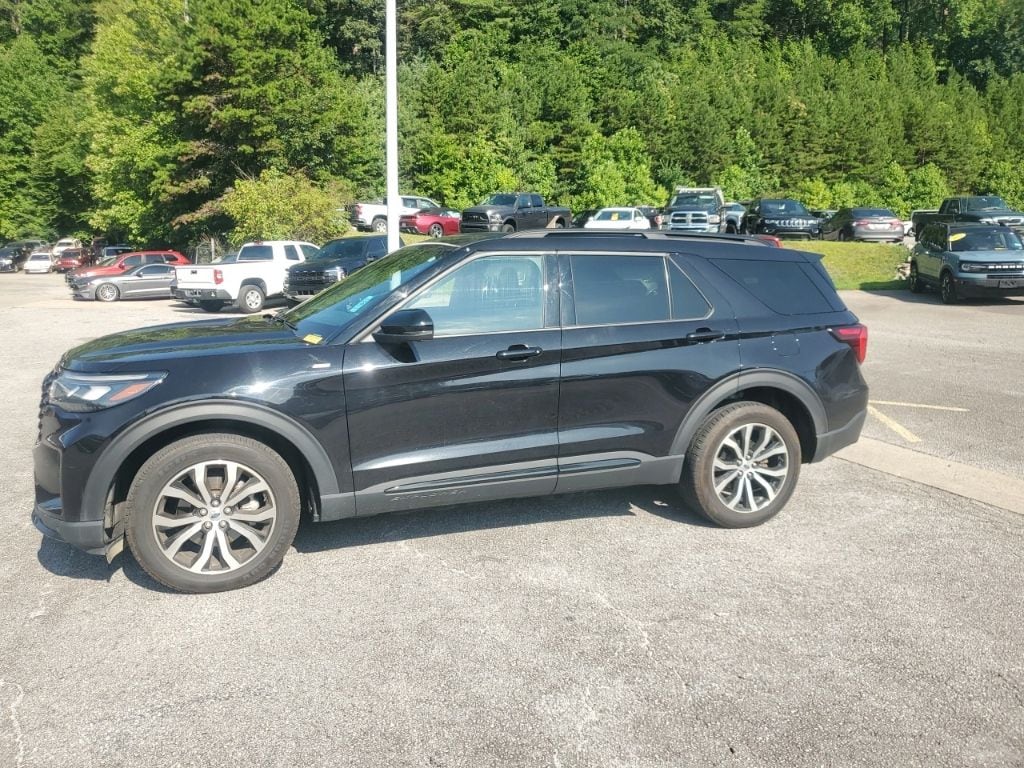 Used 2025 Ford Explorer ST-Line SUV