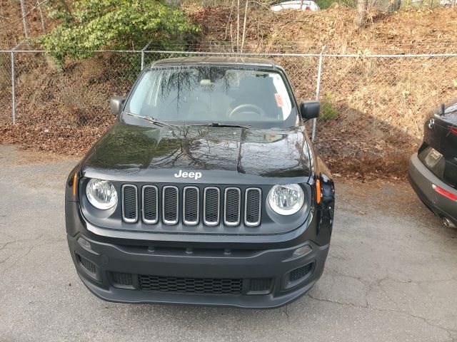 2017 Jeep Renegade Sport photo 2