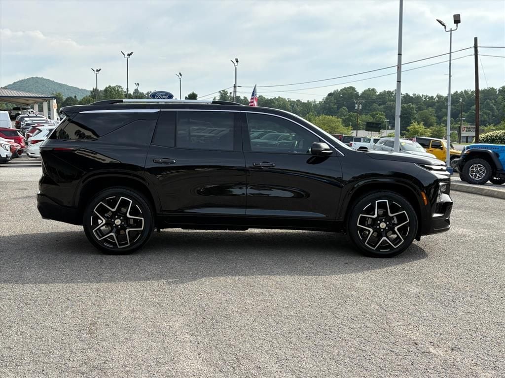 Used 2025 Chevrolet Traverse High Country SUV