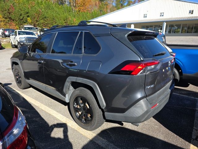 2019 Toyota RAV4 LE photo 3