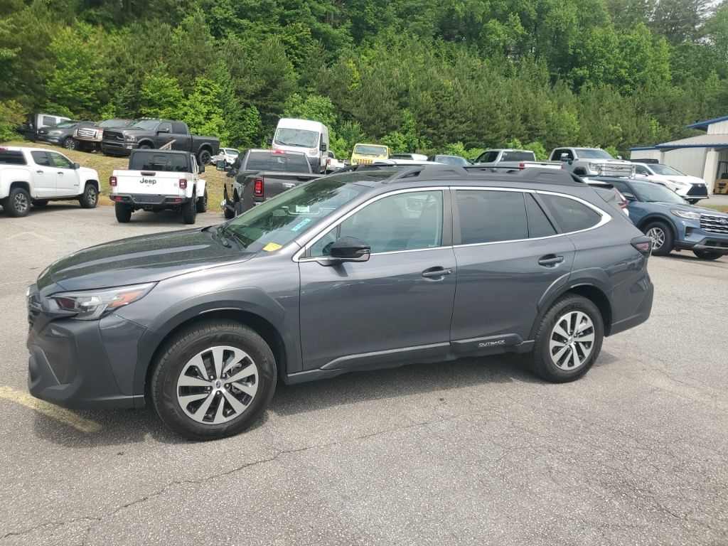2024 Subaru Outback Premium's photo