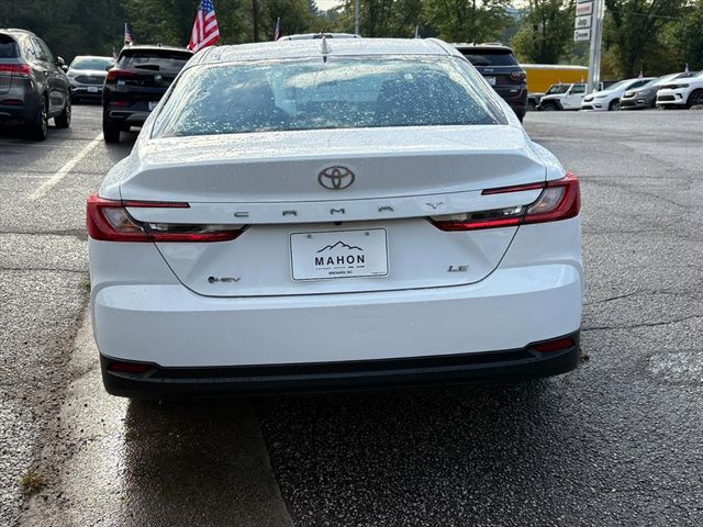 2025 Toyota Camry LE photo 4