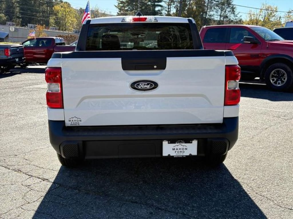 New 2025 Ford Maverick XL Truck