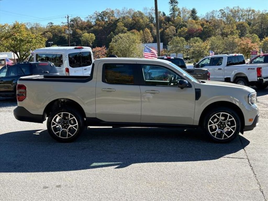 New 2025 Ford Maverick Lariat TRUCK