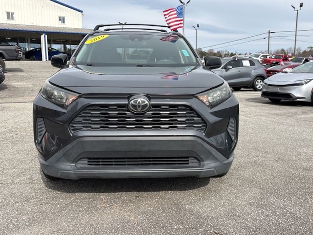 Used 2019 Toyota RAV4 LE SUV