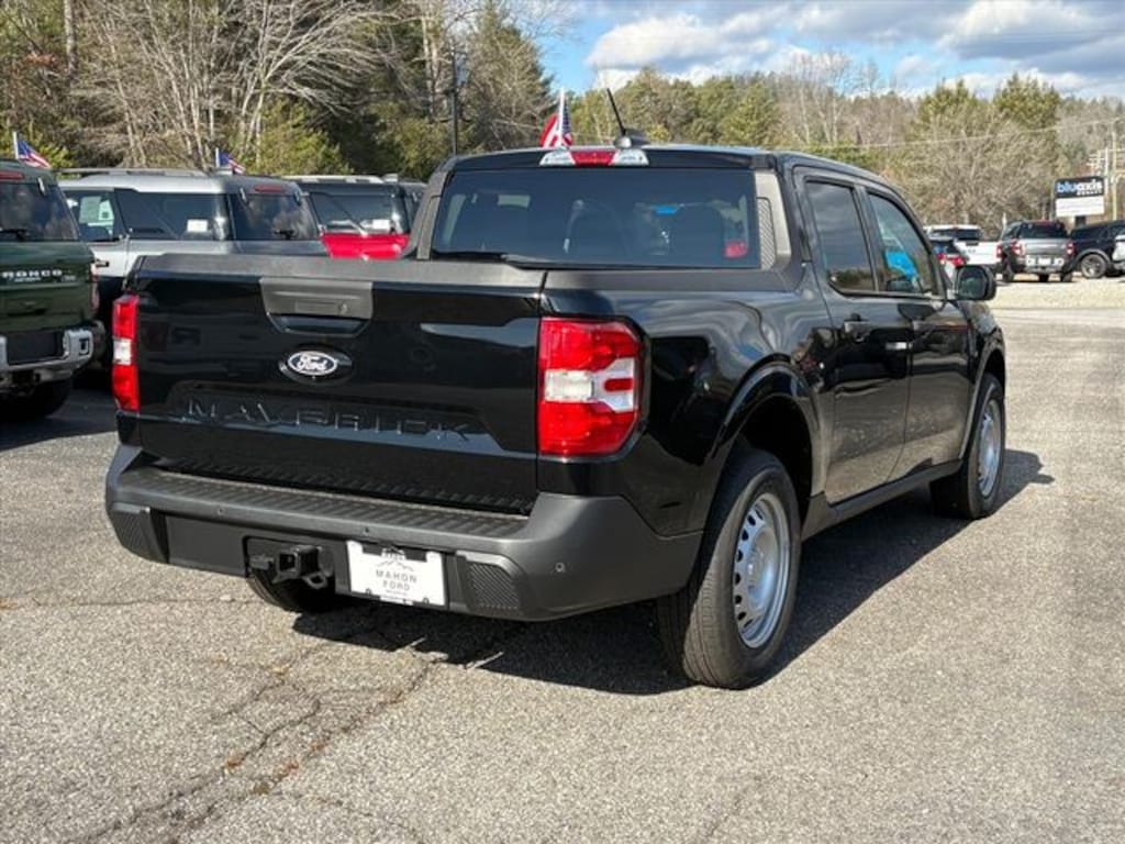New 2025 Ford Maverick XL Truck SuperCrew