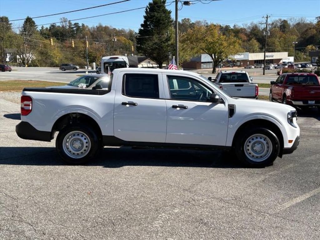 New 2025 Ford Maverick XL Truck