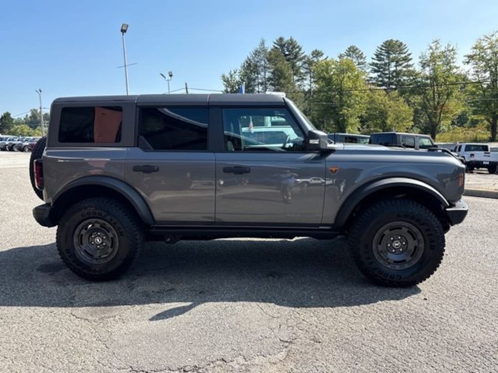 Used 2025 Ford Bronco Badlands SUV