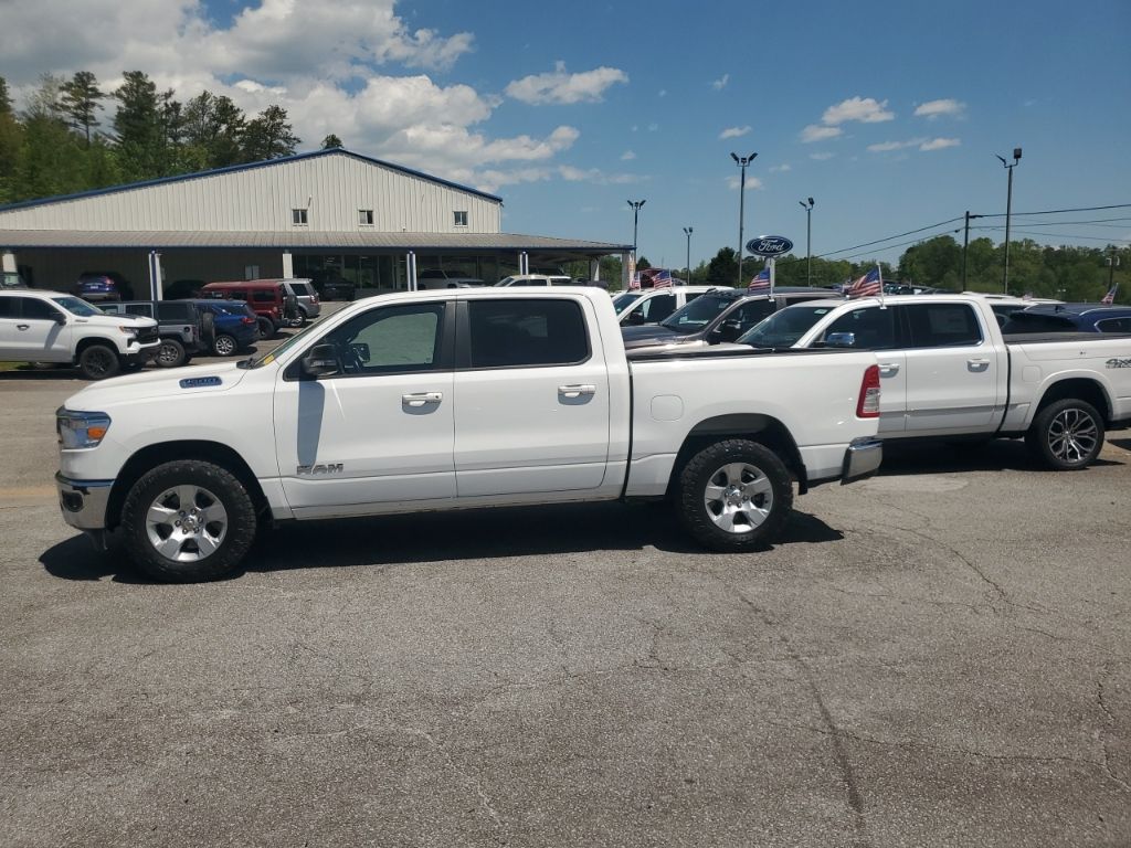 2022 RAM 1500 Big Horn/Lone Star 4x4 Crew Cab 5'7's photo