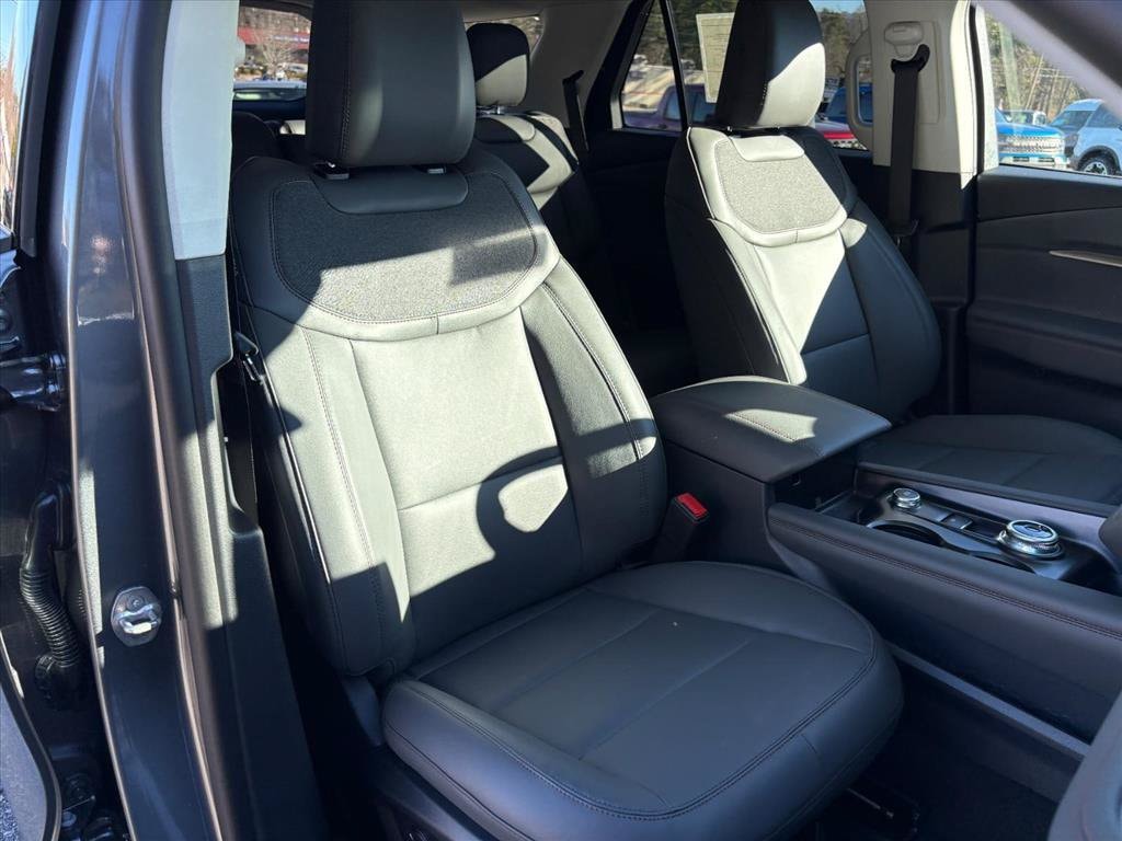 2026 Ford Explorer Active - Photo 17