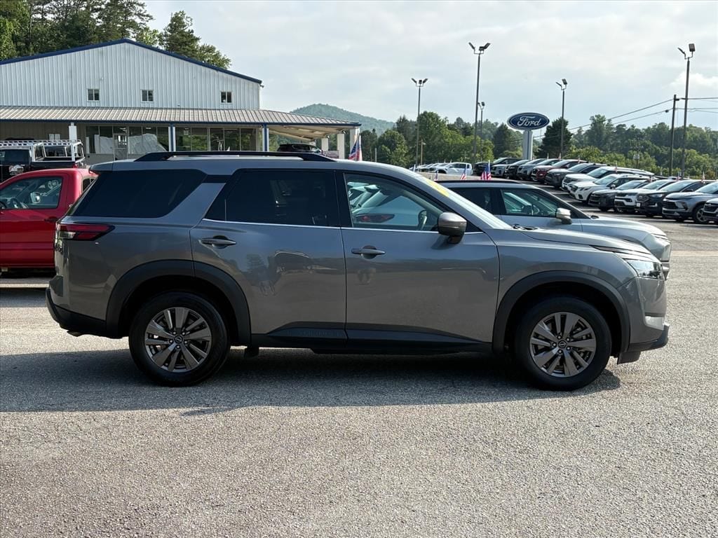Used 2025 Nissan Pathfinder SV SUV