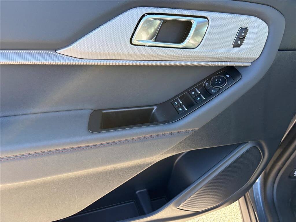 2026 Ford Explorer Active - Photo 21