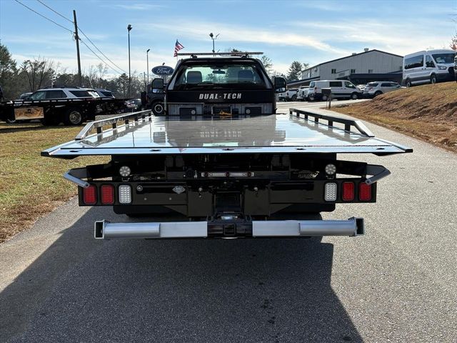 2024 Ford F-600 photo 4