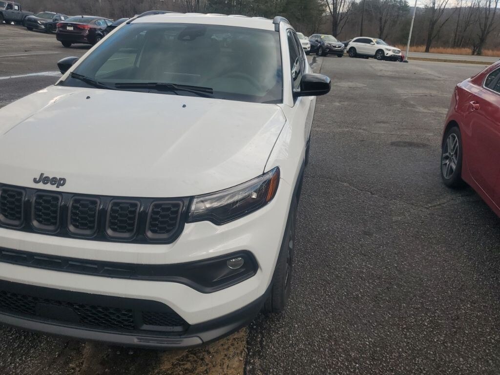 Used 2026 Jeep Compass Latitude SUV