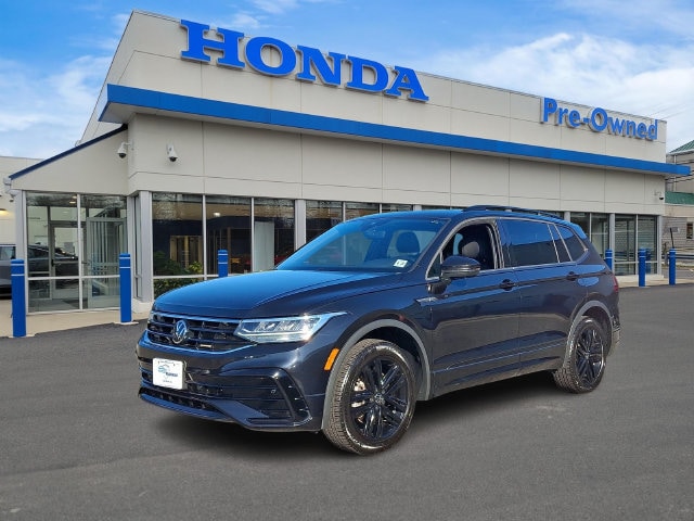 Used 2022 Volkswagen Tiguan SE R-LINE BLACK with VIN 3VV8B7AX8NM103481 for sale in Mahwah, NJ