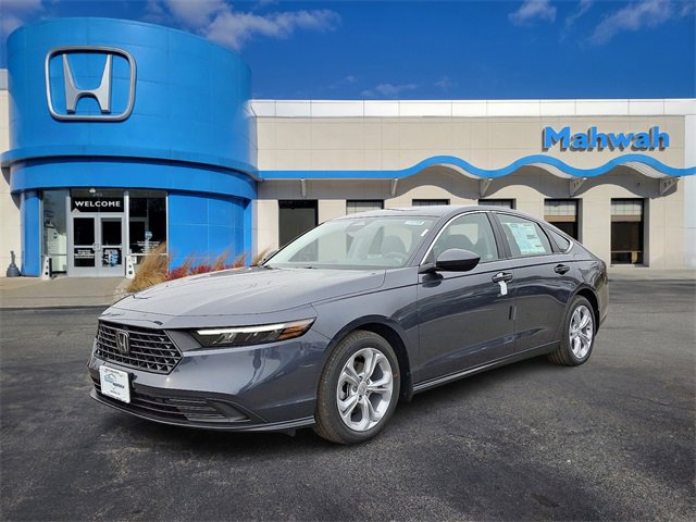 2025 Honda Accord LX's photo