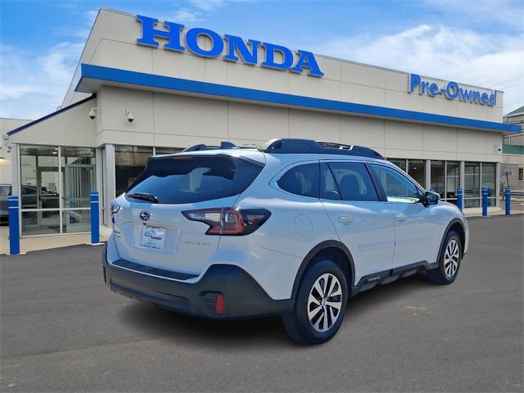 Used 2022 Subaru Outback Premium SUV