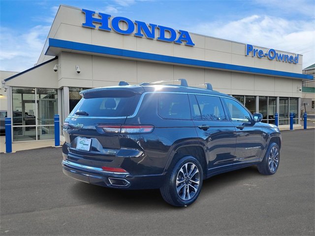 2023 Jeep Grand Cherokee Overland photo 2