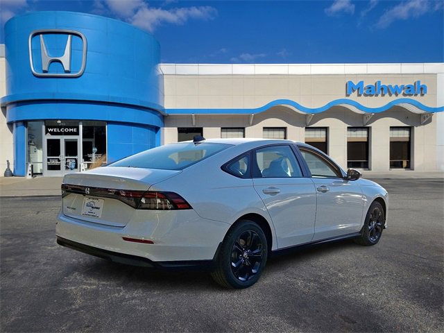 2025 Honda Accord SE photo 3