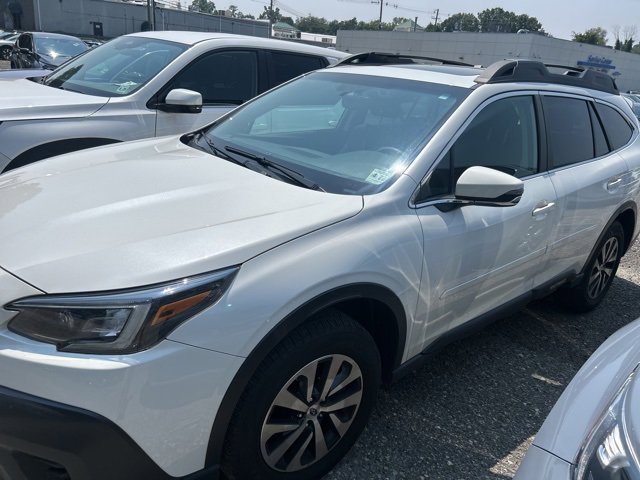 2022 Subaru Outback Premium photo 2