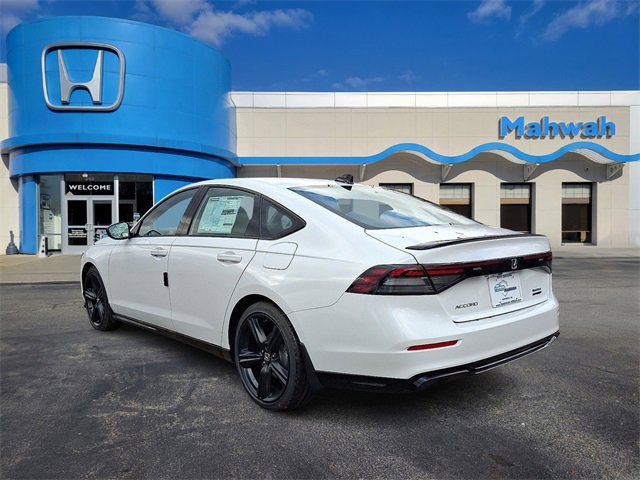 2025 Honda Accord Hybrid Sport-L photo 2