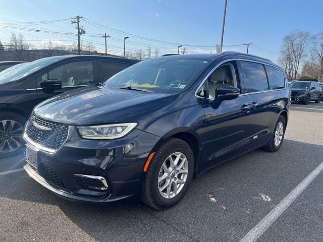 2021 Chrysler Pacifica Touring L's photo