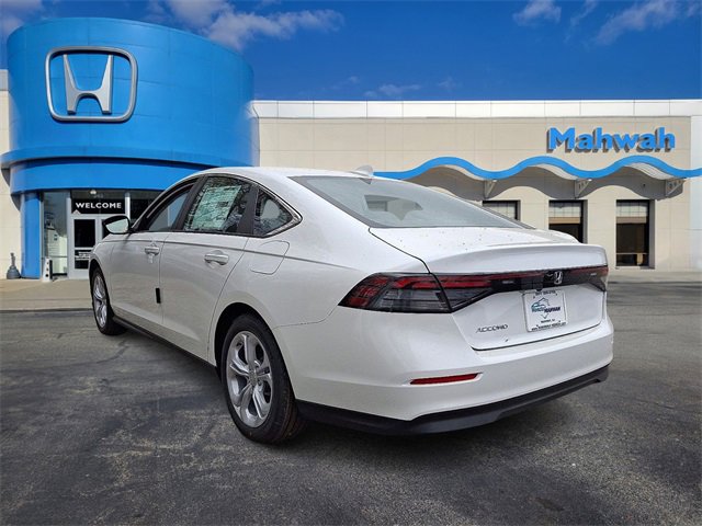 2025 Honda Accord LX photo 4