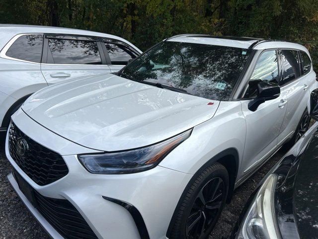 2021 Toyota Highlander XSE photo 2
