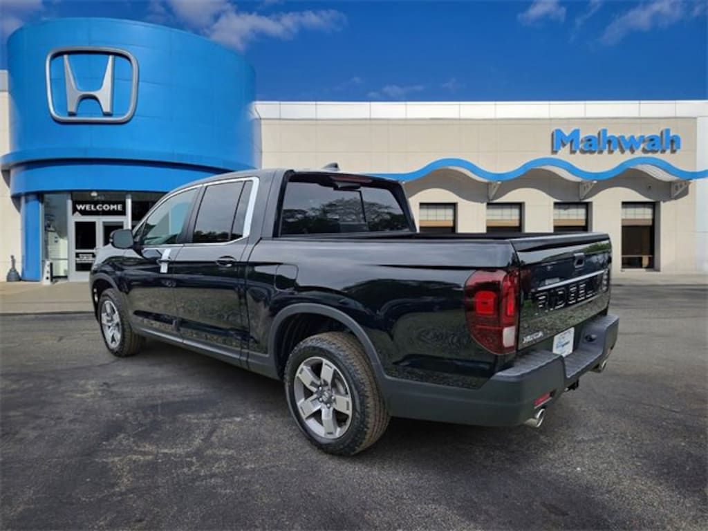 New 2025 Honda Ridgeline RTL Truck Crew Cab