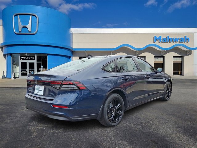 2025 Honda Accord SE photo 2