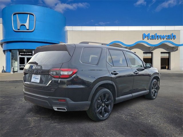 2025 Honda Pilot Black Edition photo 3