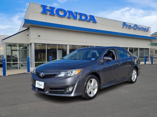 2014 Toyota Camry 2.5 Auto SE's photo