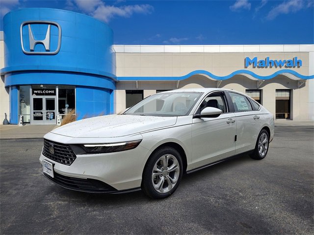 2025 Honda Accord LX's photo