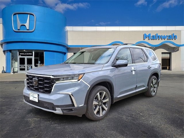 2025 Honda Pilot Touring's photo