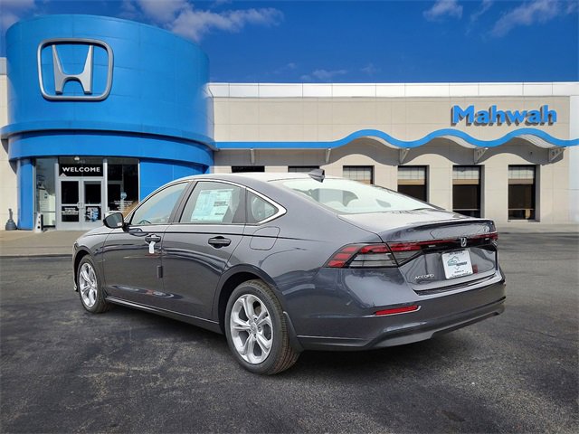 2025 Honda Accord LX photo 3