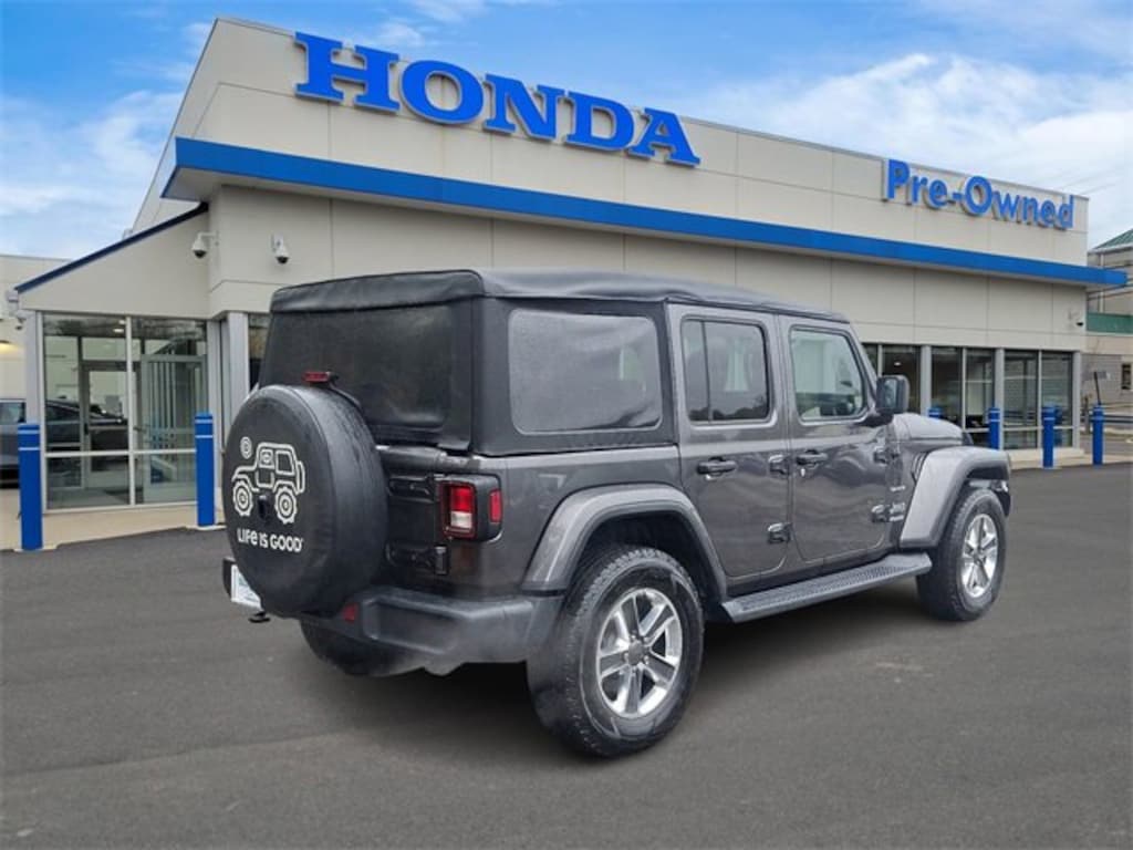 Used 2018 Jeep Wrangler Unlimited Sahara 4x4 SUV