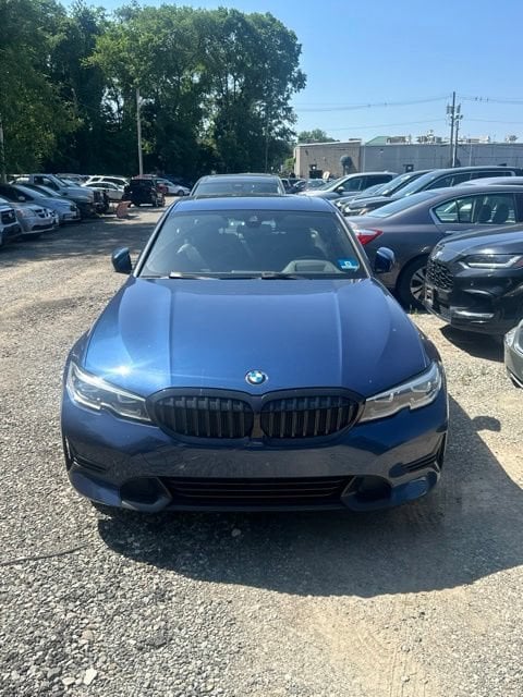 2021 BMW 3 Series 330i xDrive Sedan's photo