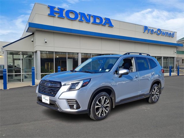 2022 Subaru Forester Limited's photo