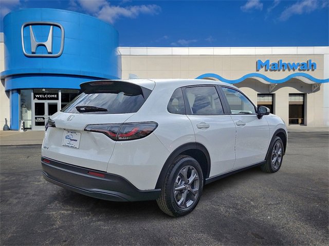 2026 Honda HR-V LX photo 3