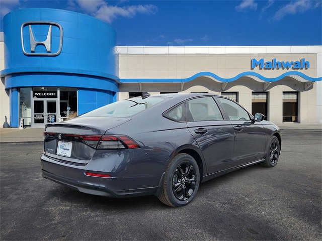 2025 Honda Accord SE photo 2