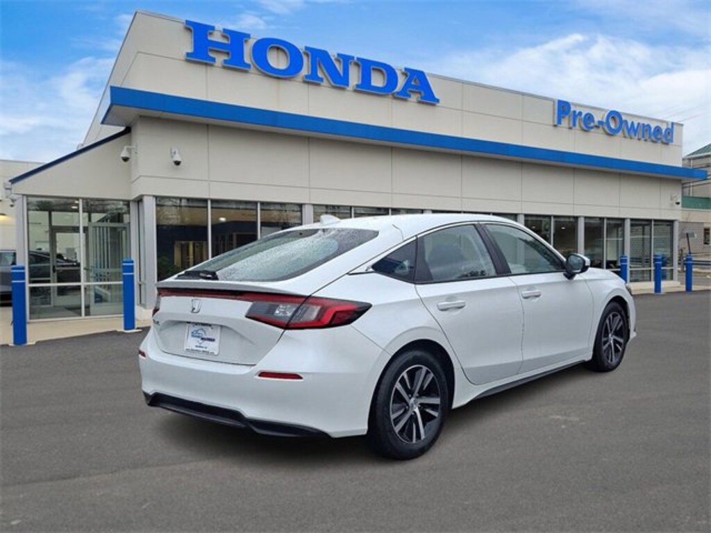 Used 2024 Honda Civic LX Hatchback