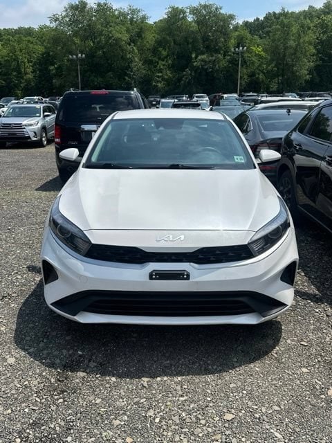 2024 Kia Forte LXS AT's photo