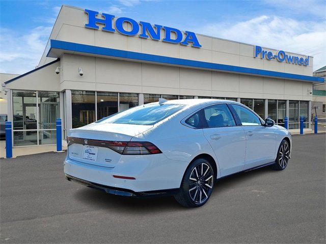 2025 Honda Accord Hybrid Touring photo 2