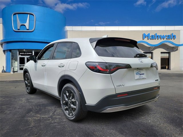 2025 Honda HR-V Sport photo 4