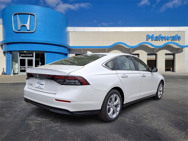 2025 Honda Accord LX photo 3