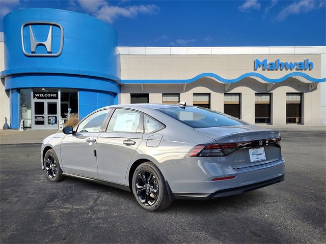 2025 Honda Accord SE photo 4