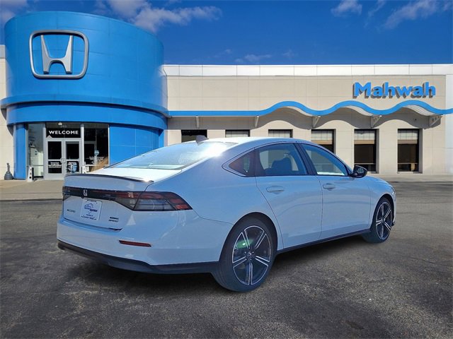 2025 Honda Accord Hybrid Sport photo 2